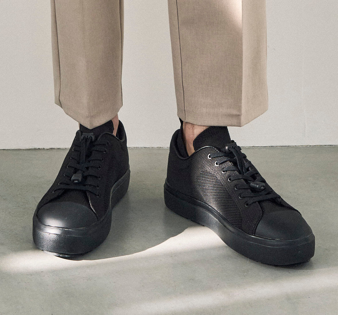 TRAINER BLACK