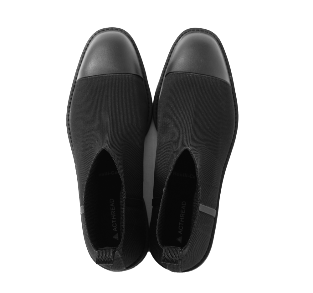 CHELSEA BOOTS